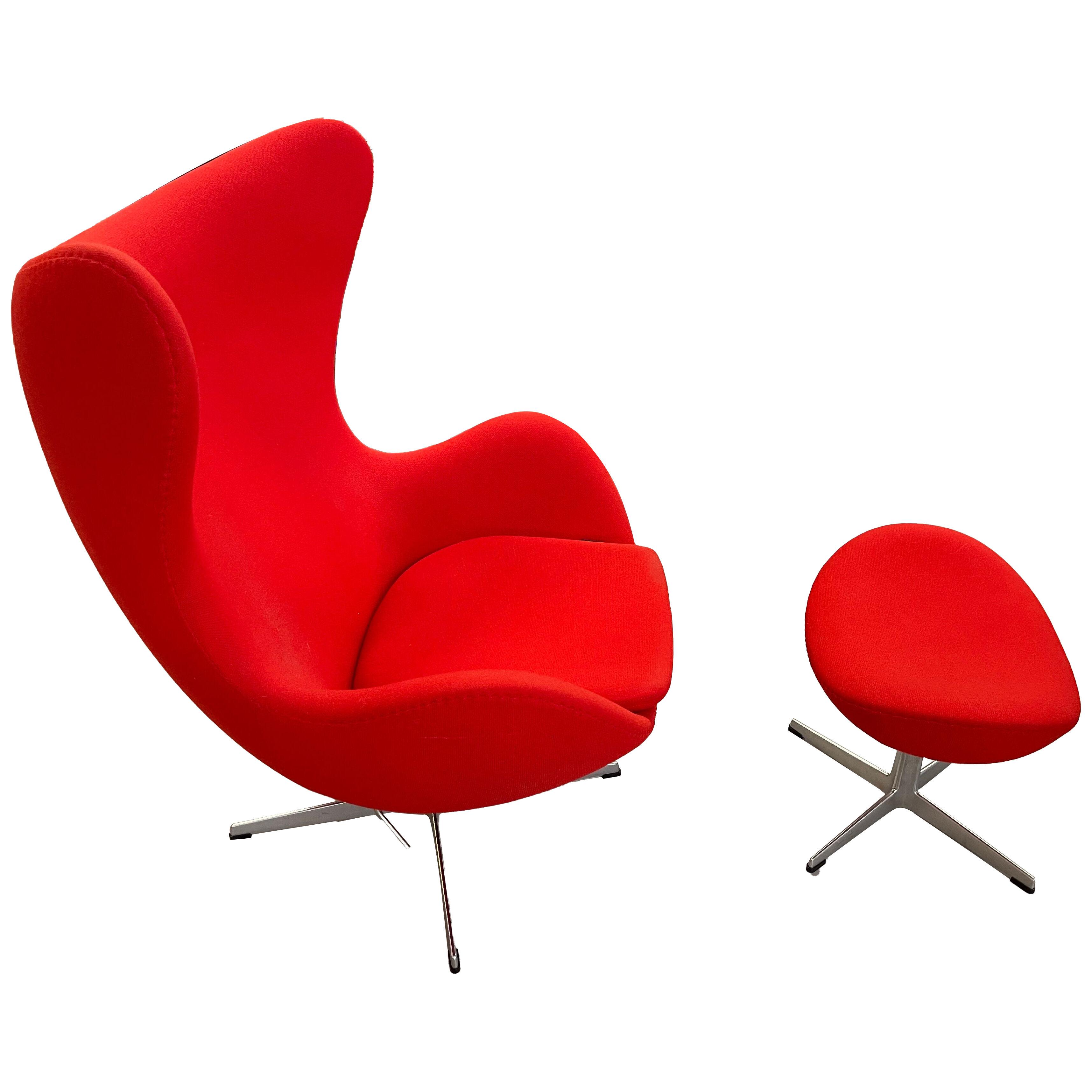 Arne Jacobsen Egg Chair and Ottoman for Fritz Hansen