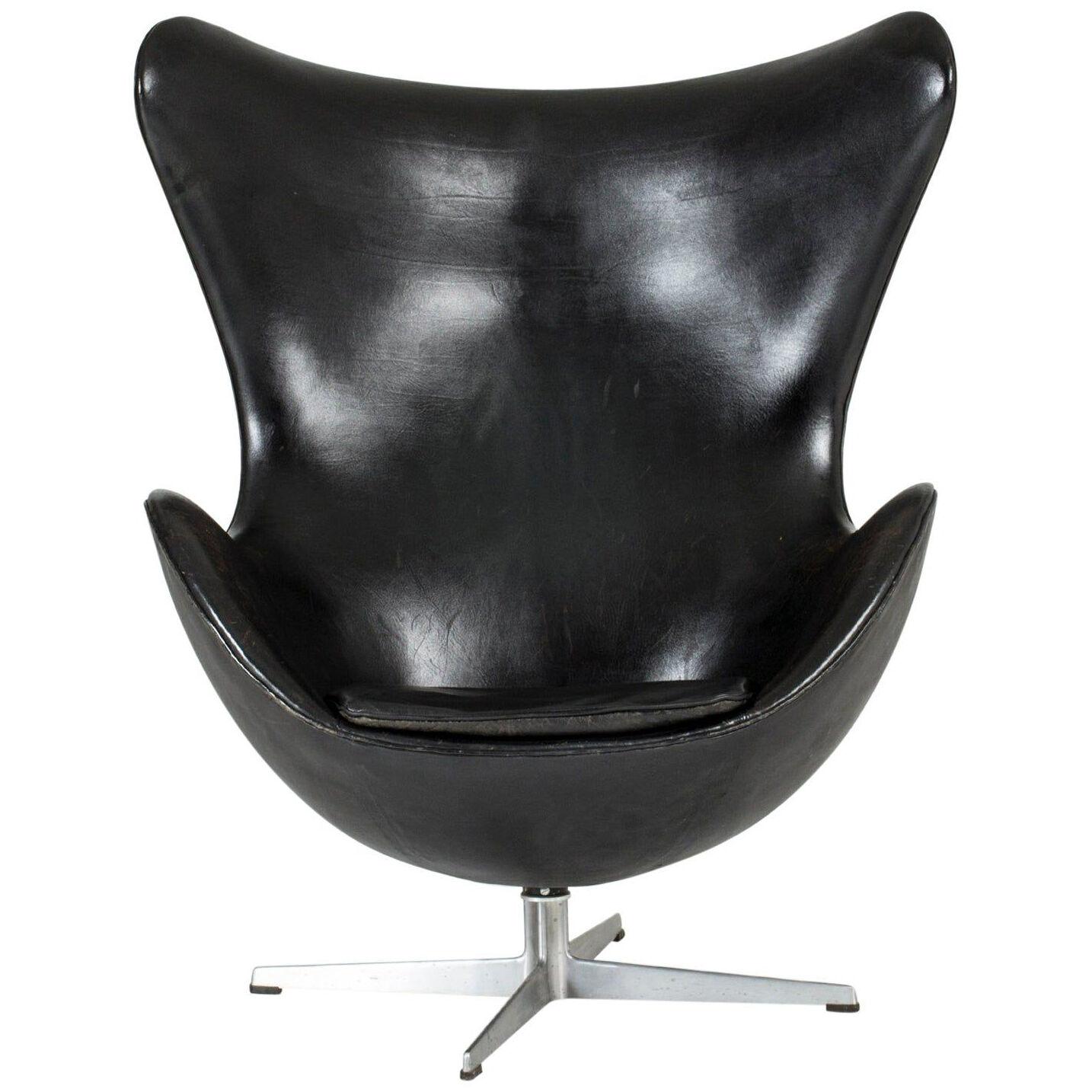 "Egg" Lounge Chair by Arne Jacobsen