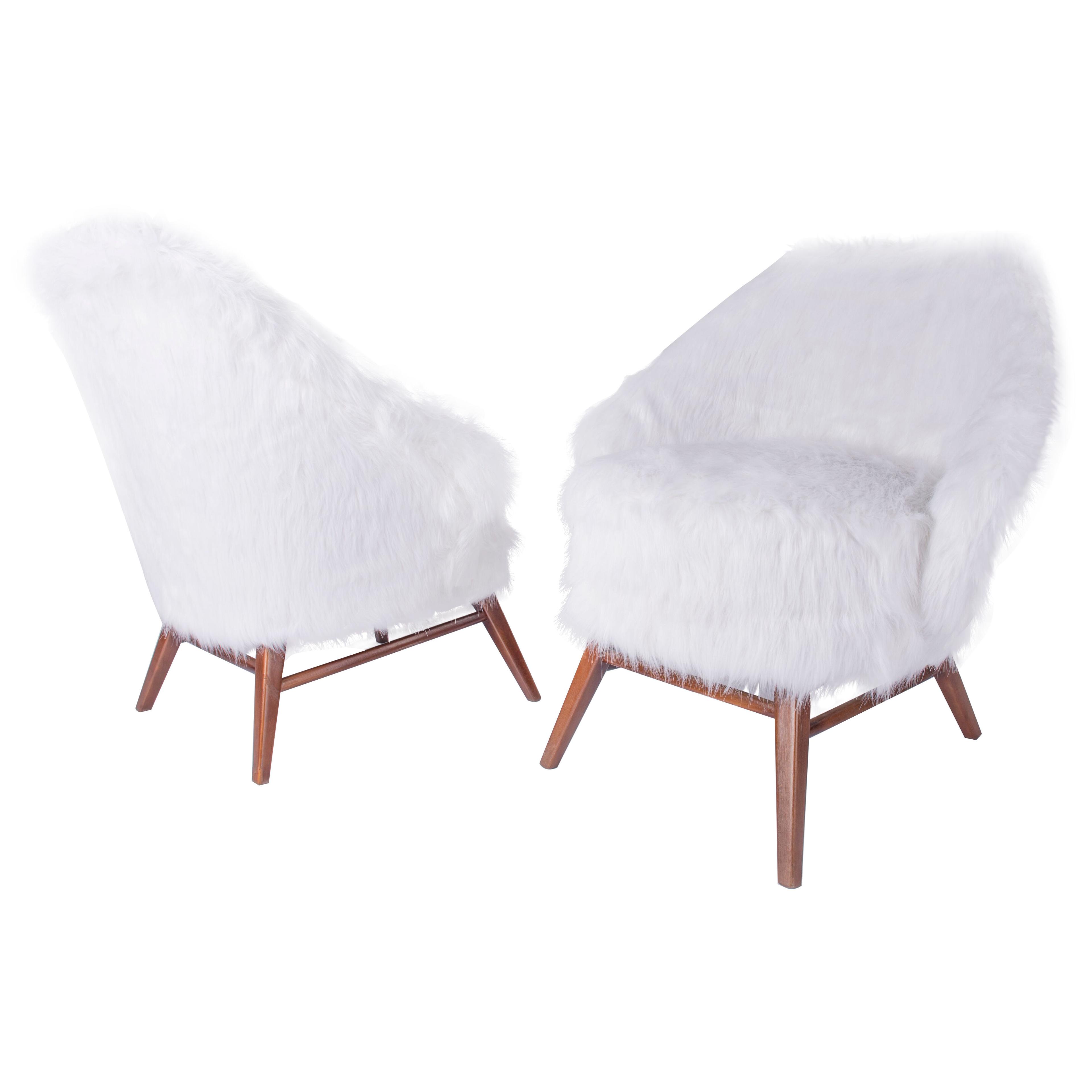 Set of 2 Mid 20th century vintage faux fur armchairs