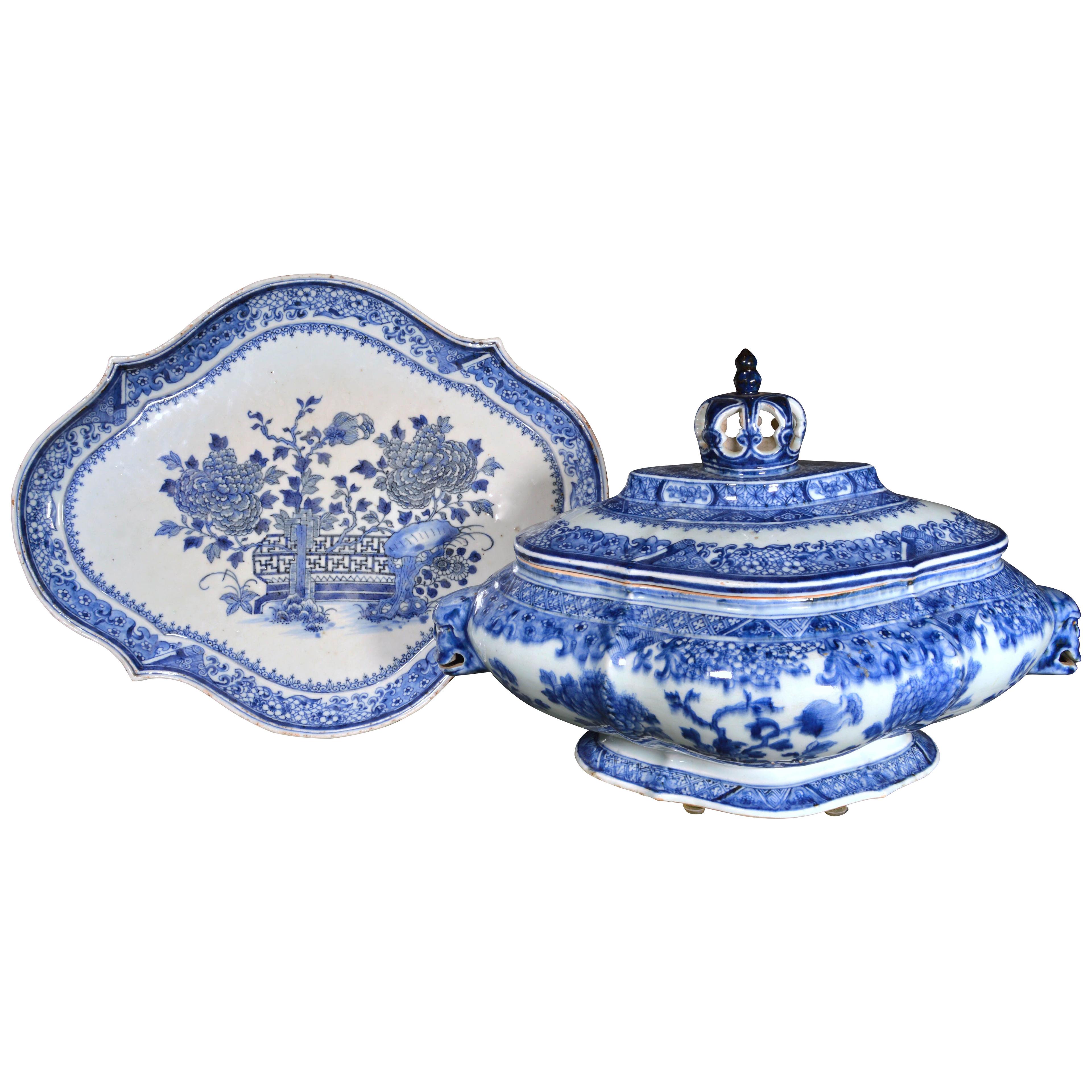 Chinese Export Porcelain Early Blue & White Soup Tureen, Cover & Stand
