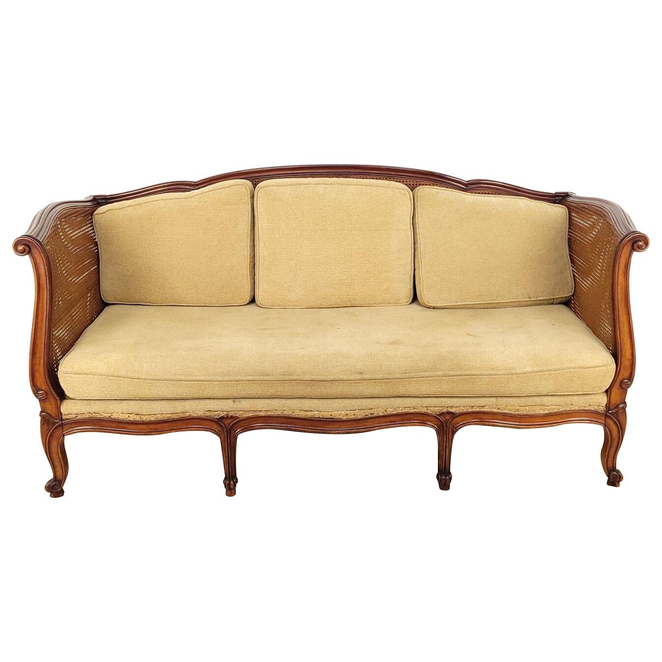 Walnut Louis XV–Style Daybed or Sofa, circa 1850