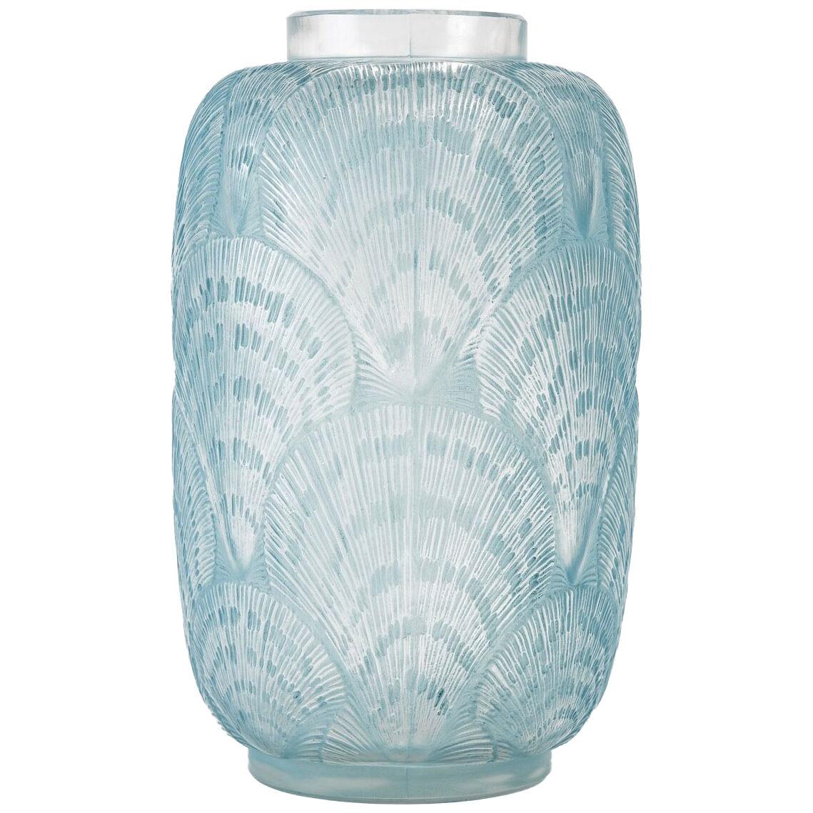 1920 René Lalique - Vase Coquilles Frosted Glass With Blue Patina - Shells