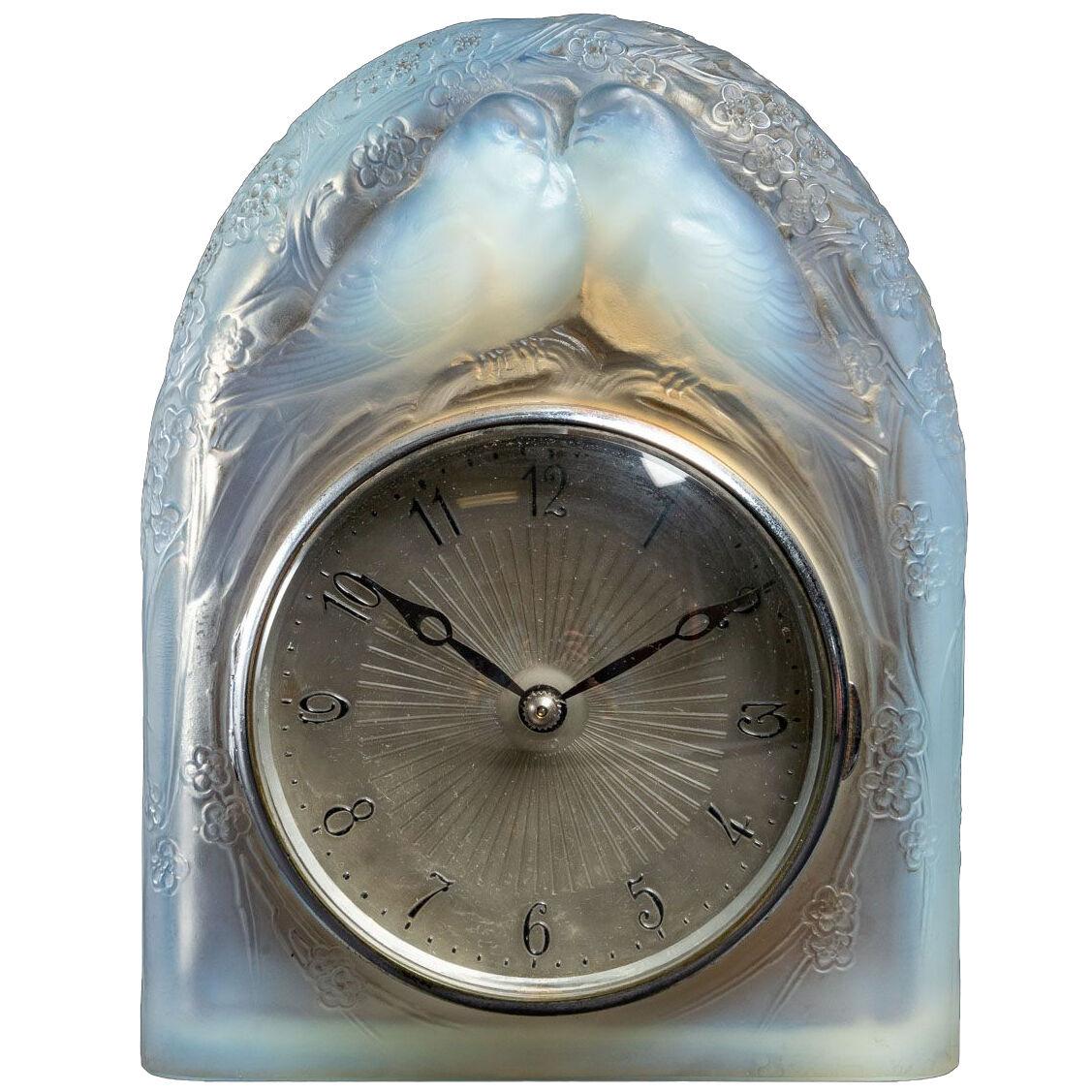 1926 René Lalique - Clock Deux Colombes Opalescent Glass Original Movement