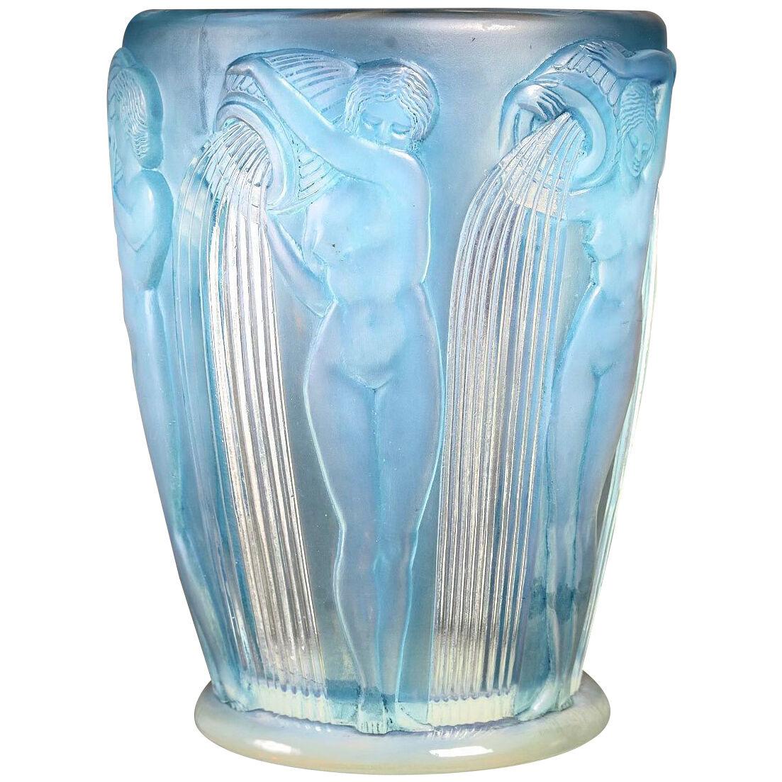 1926 Rene Lalique - Vase Danaides Opalescent Glass With Blue Patina