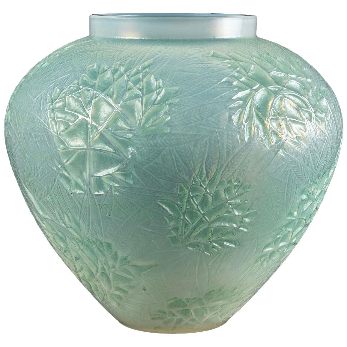 1923 René Lalique - Vase Estérel Double Cased Opalescent Glass With Green Patina