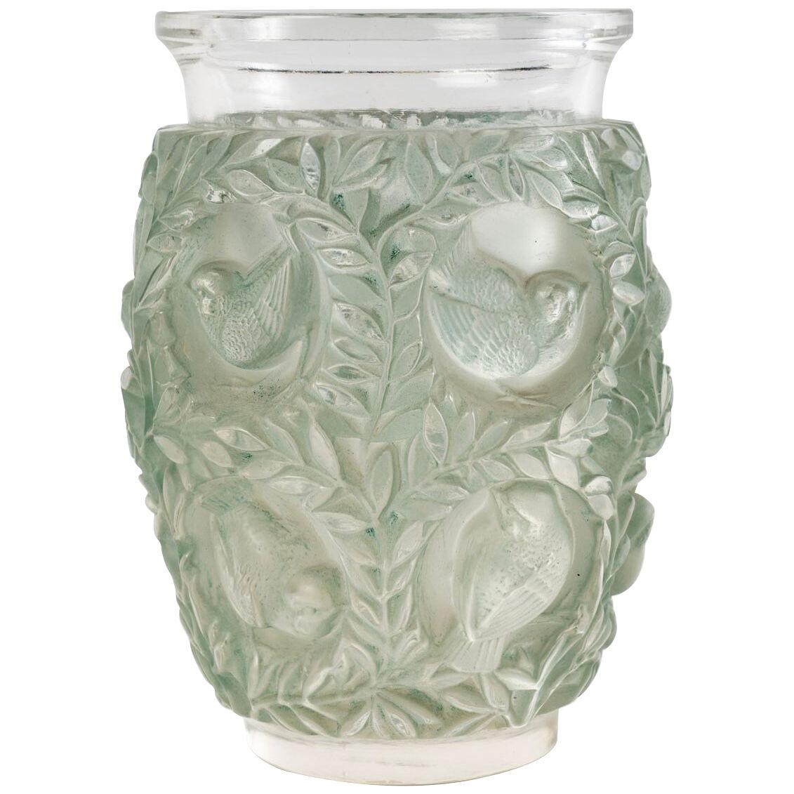 1939 René Lalique - Vase Bagatelle Frosted Glass With Green Patina