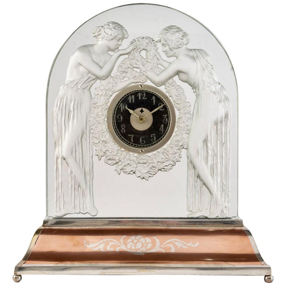 1926 René Lalique - Clock Deux Figurines Glass - American Base