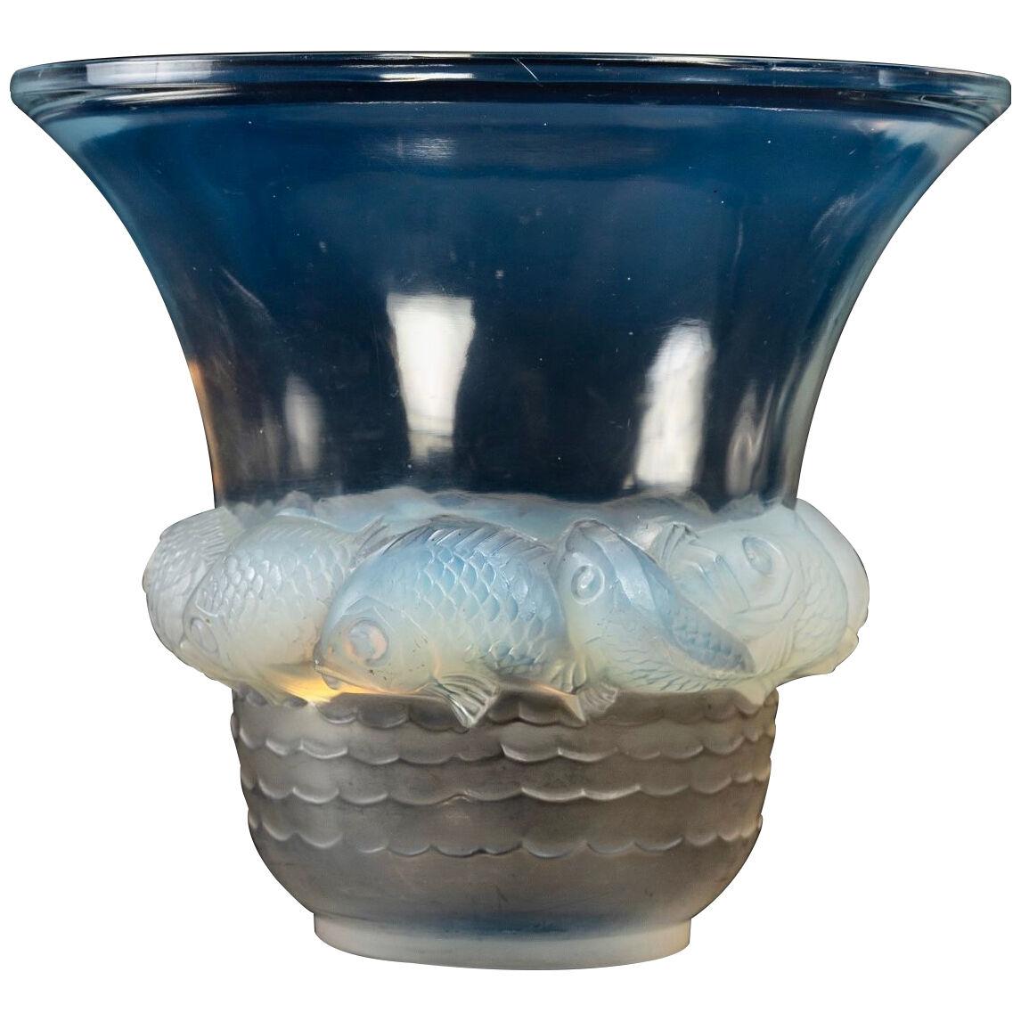 1930 René Lalique - Vase Piriac Opalescent Glass