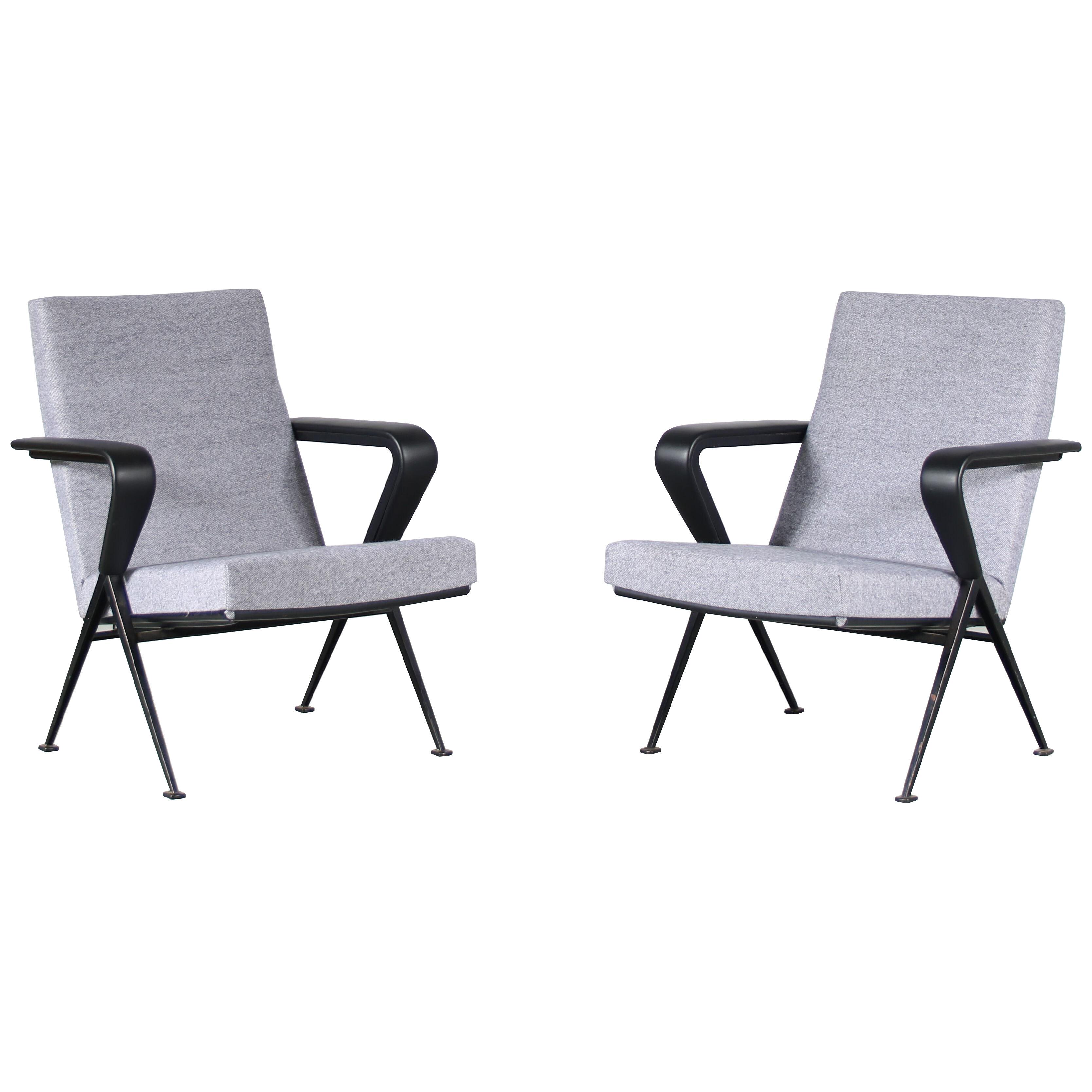 1960s Pair of “Repose” Chairs by Friso Kramer for Ahrend de Cirkel, Netherlands