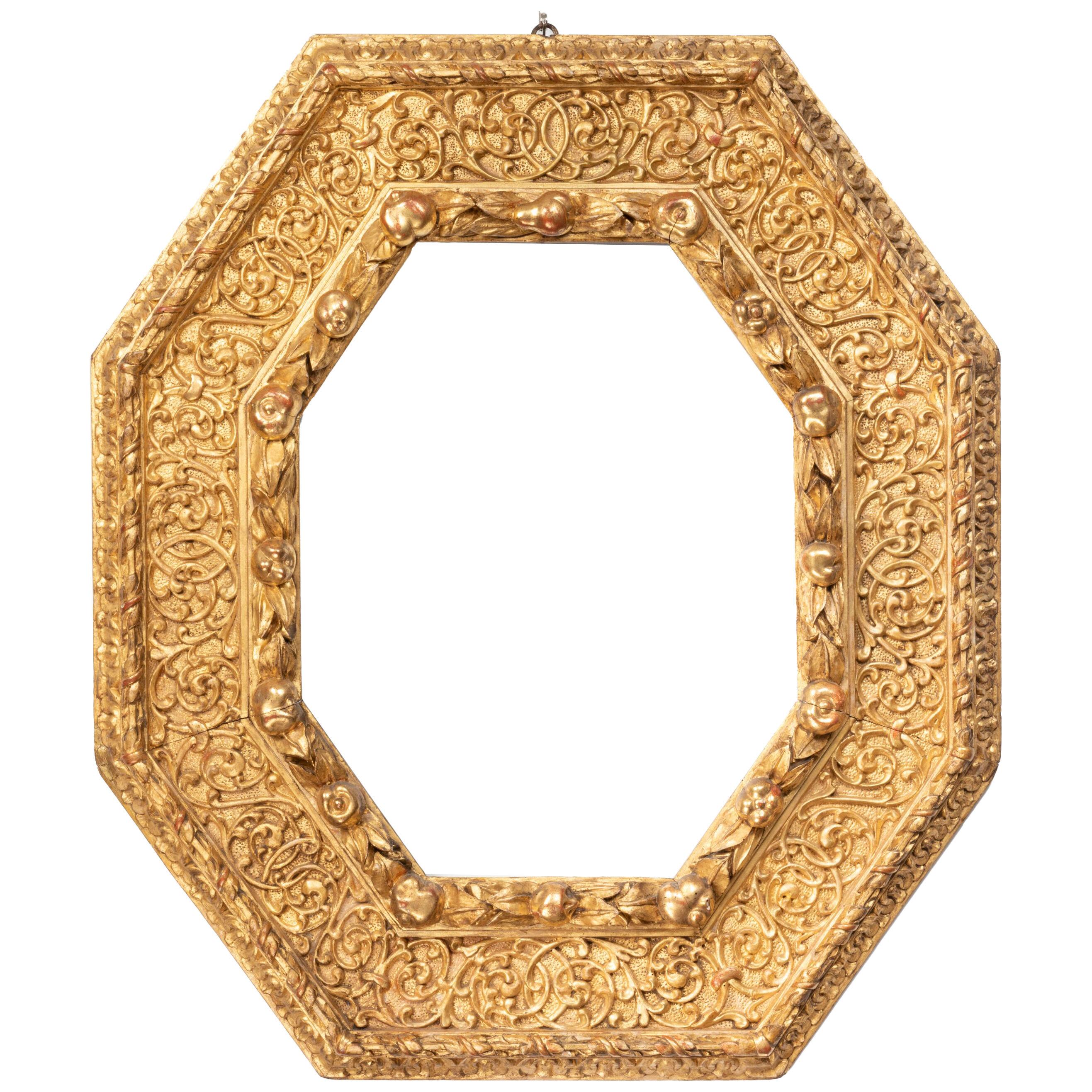 Octagonal gilded wooden frame - Italy, Piedmont - Late 16th century