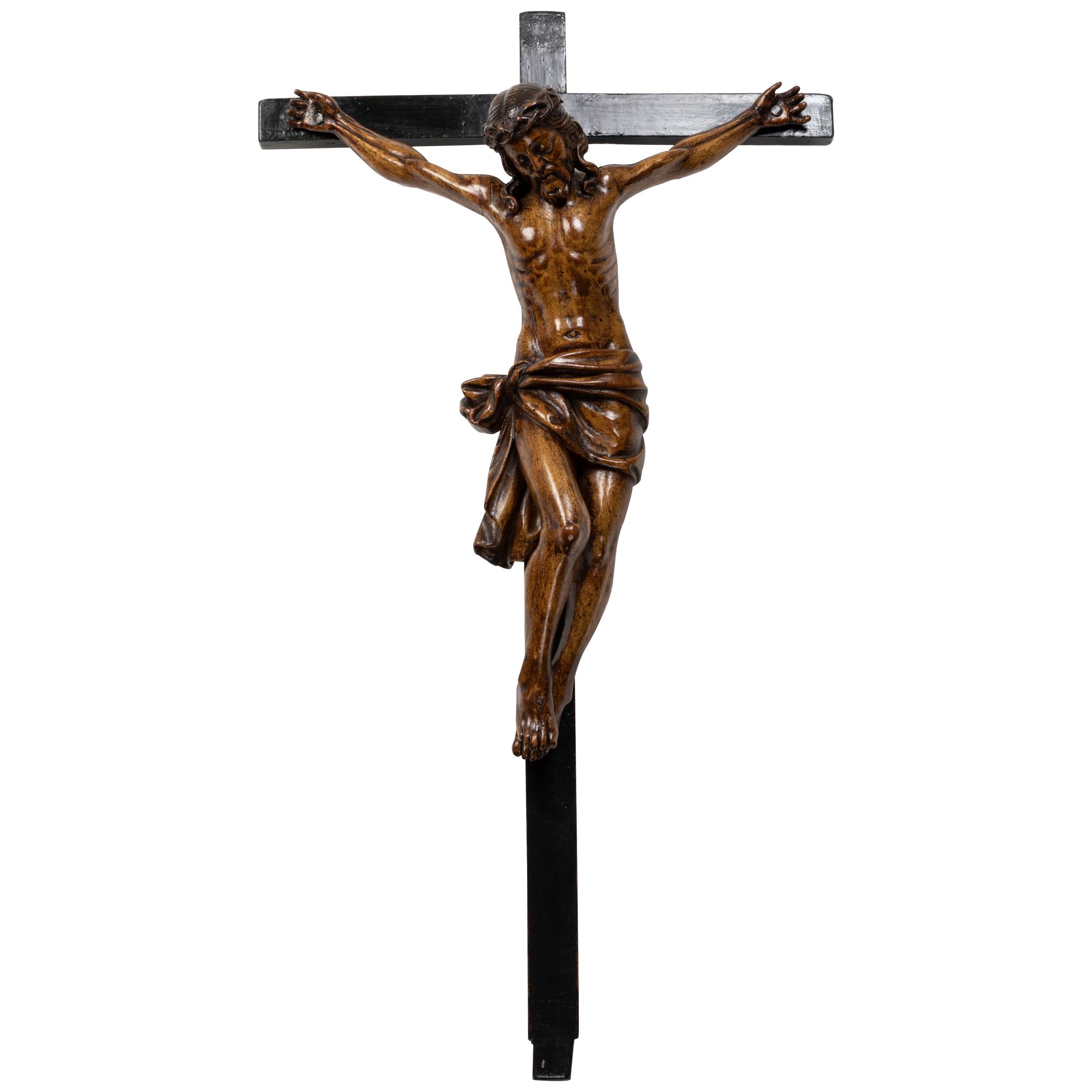 Crucifix made of walnut and poplar wood - Southern Italy - early 17th century •
