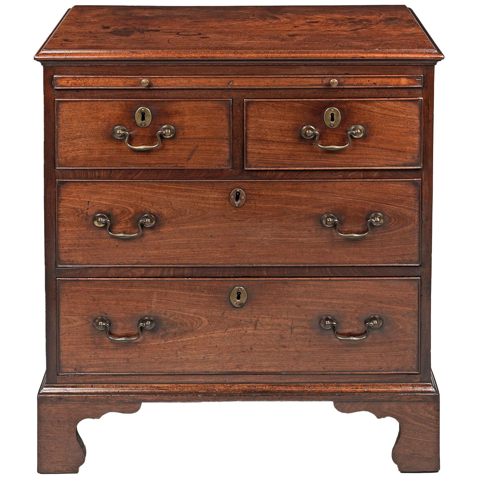 Small early Georgian mahogany chest of drawers