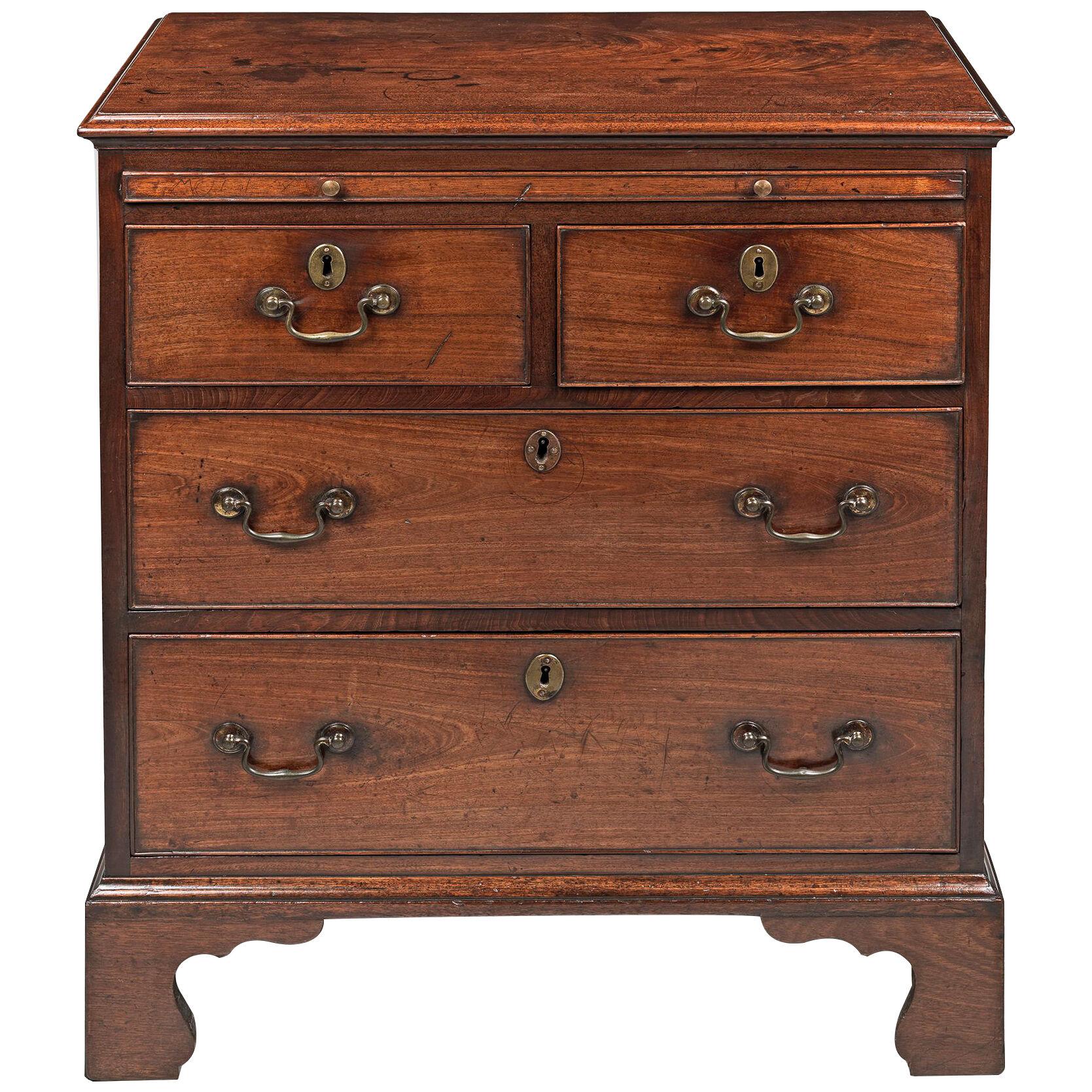 Small early Georgian mahogany chest of drawers