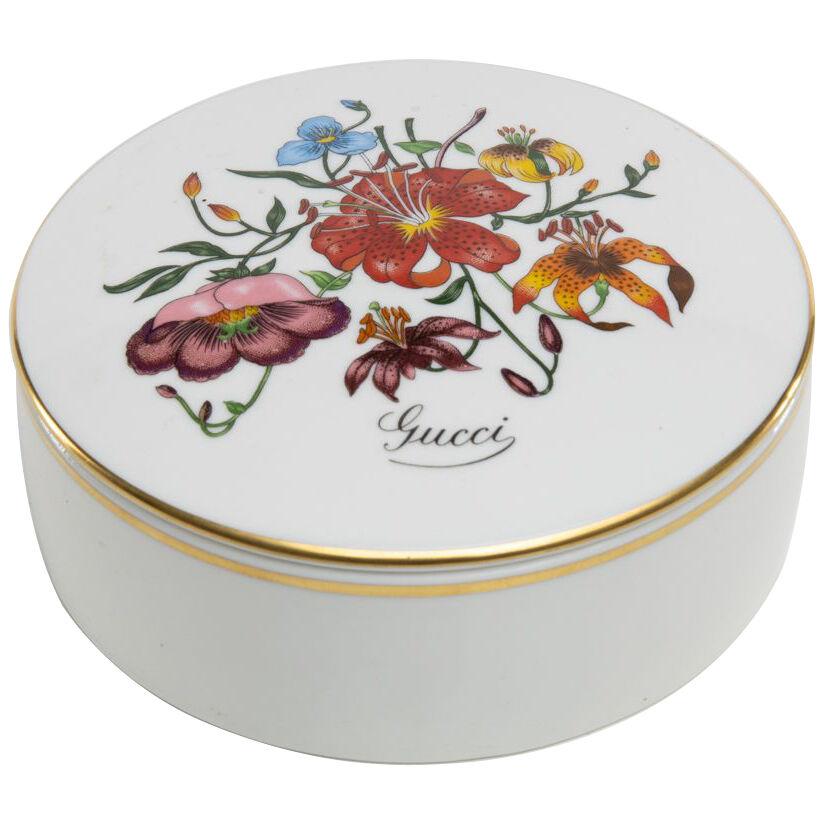 Porcelain lided box by Gucci - Decorated with the Flora motif - Richard Ginori