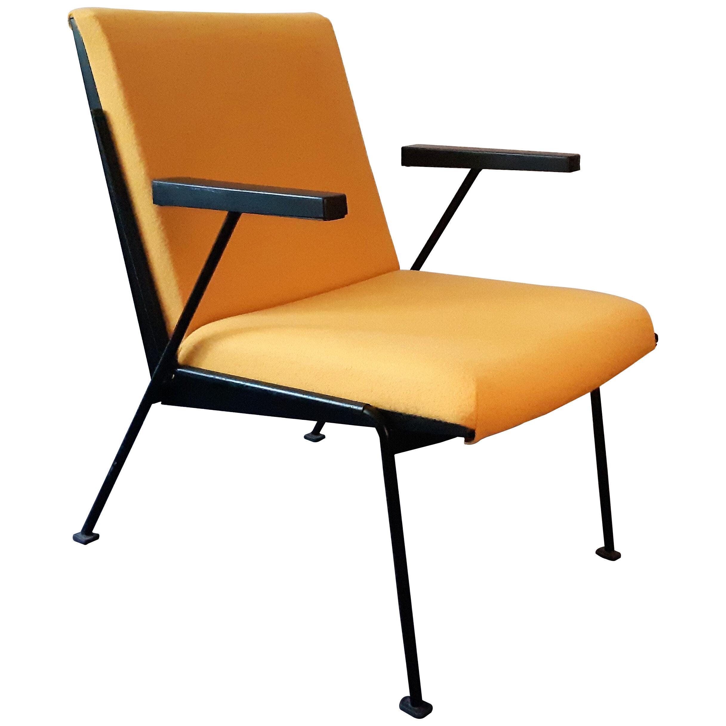 Yellow 'Oase' lounge chair with armrests by Wim Rietveld for Ahrend de Circel