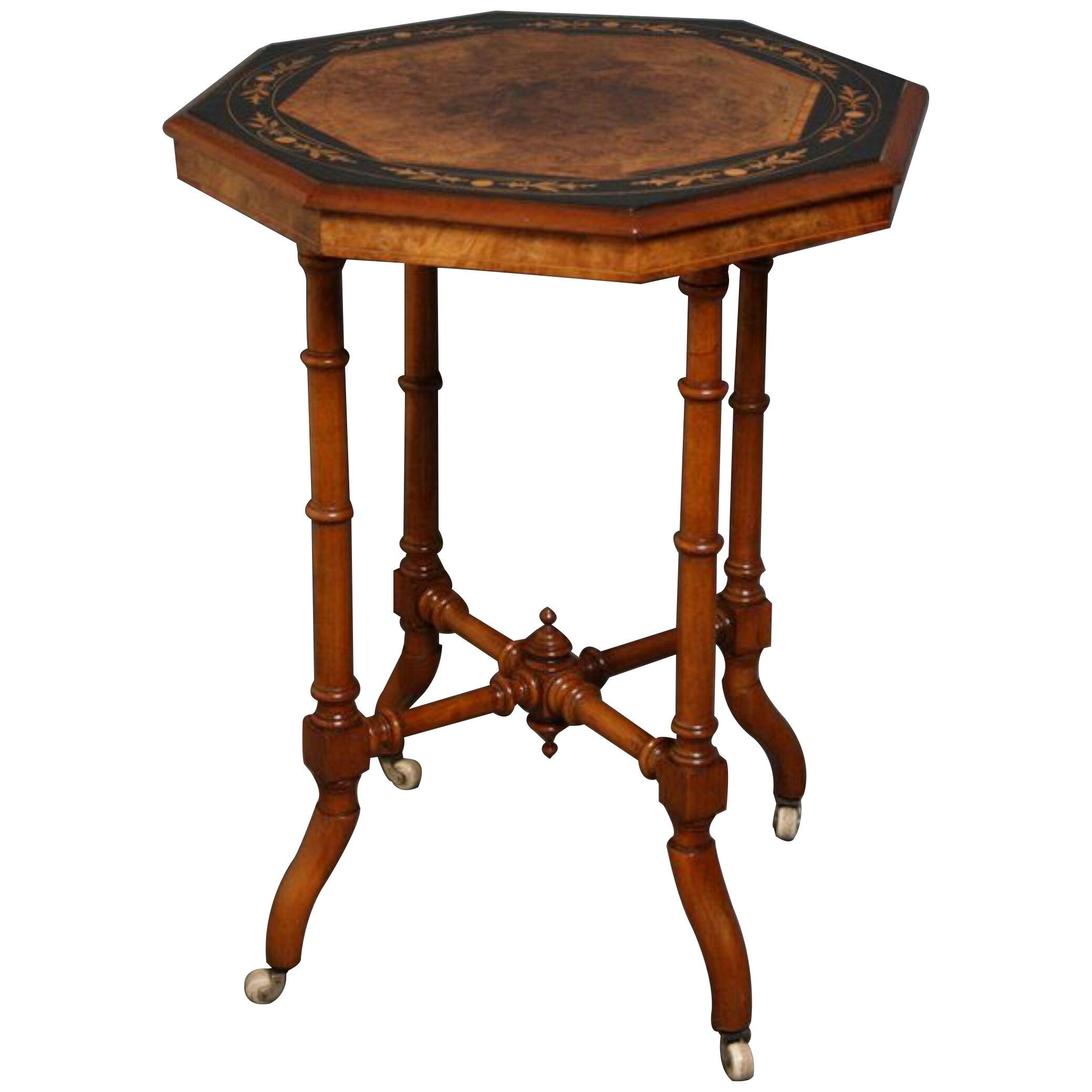 Victorian Occasional Table in Walnut