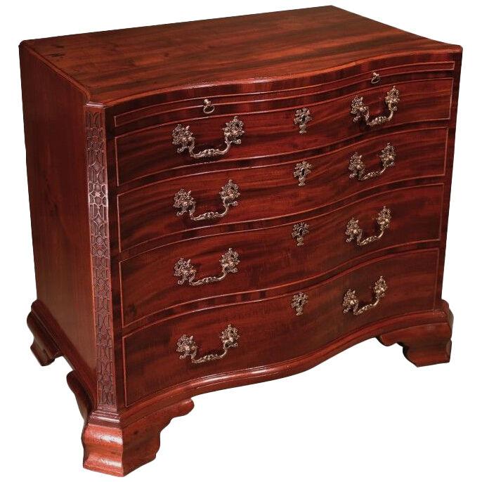A George III period mahogany chest of drawers