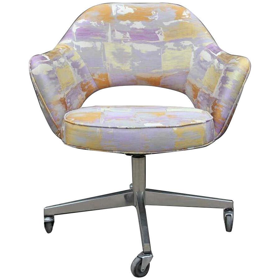 Reupholstered Knoll Saarinen Purple Swivel Executive Modern Office Chair, Unmark