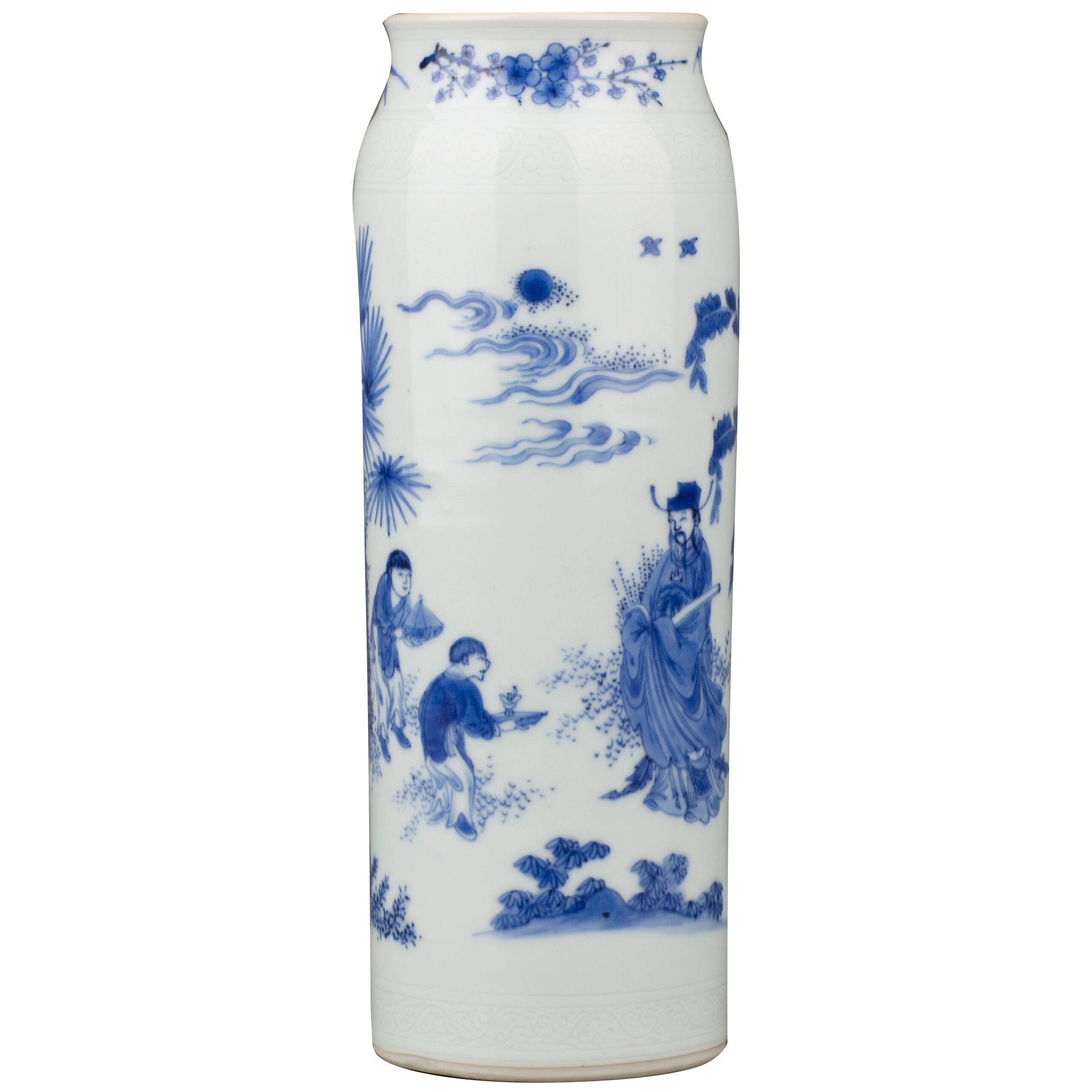 A Chinese porcelain blue and white small cylindrical sleeve vase, rolwagen