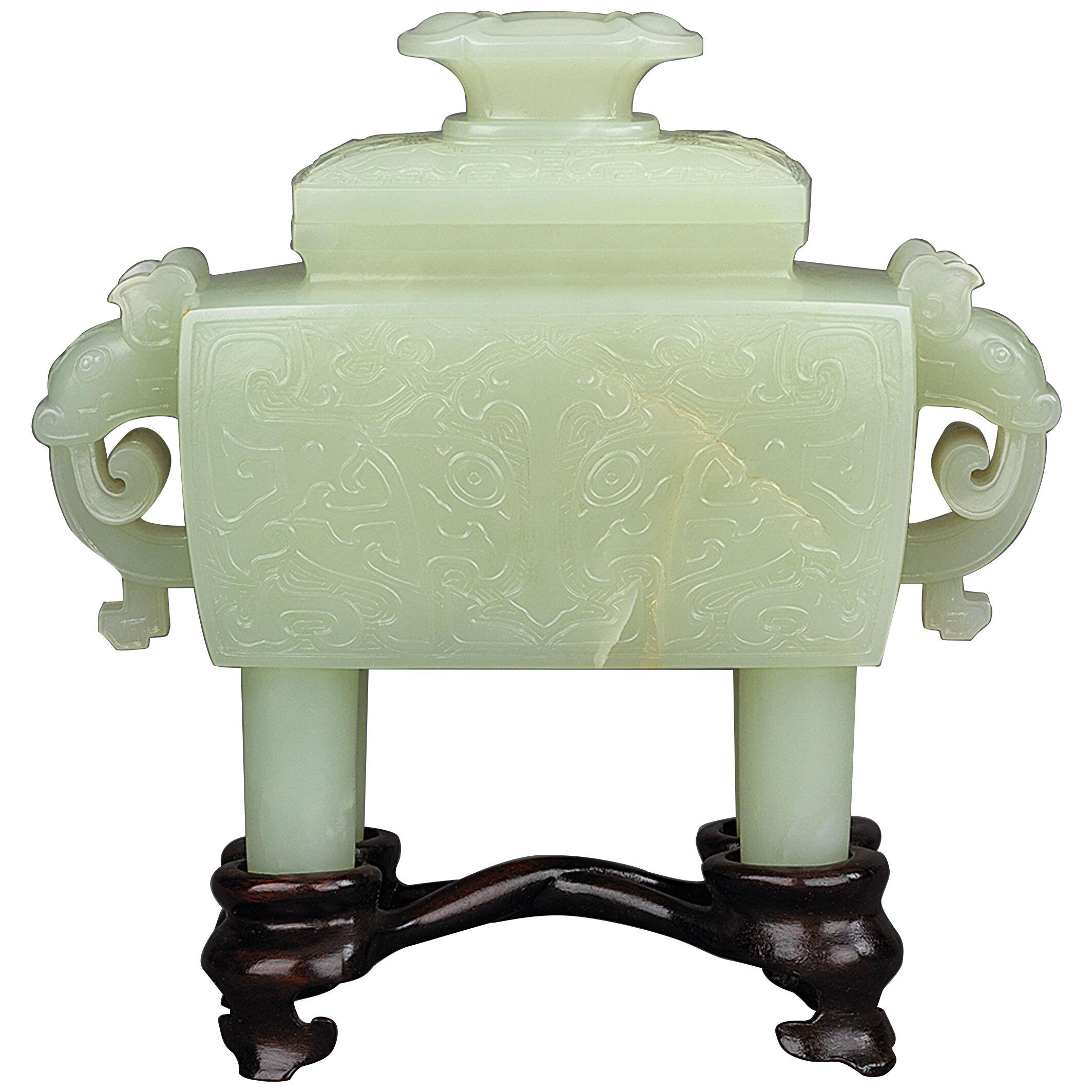 Chinese jade two-handled censer and cover of rectangular form, ding