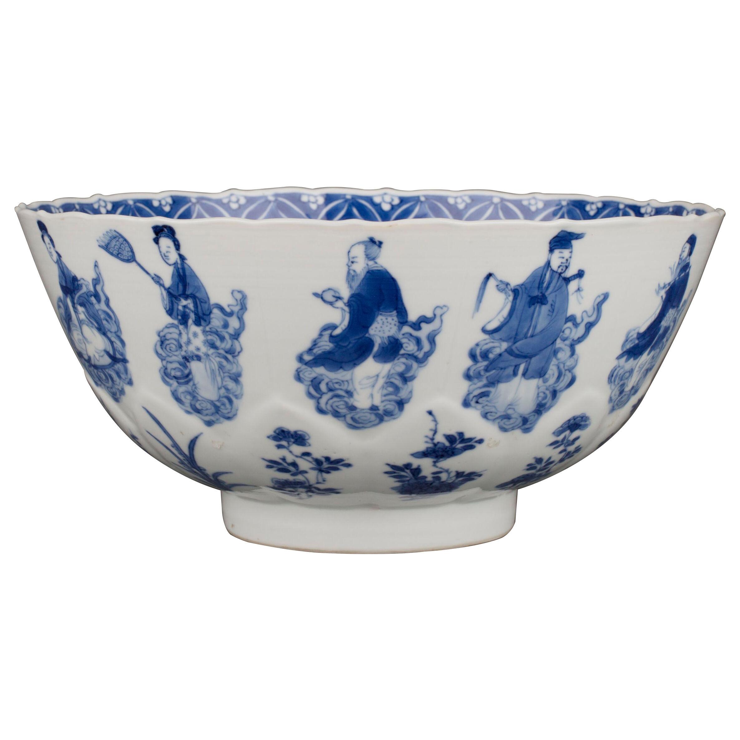 A Chinese porcelain blue and white bowl with lobed rim