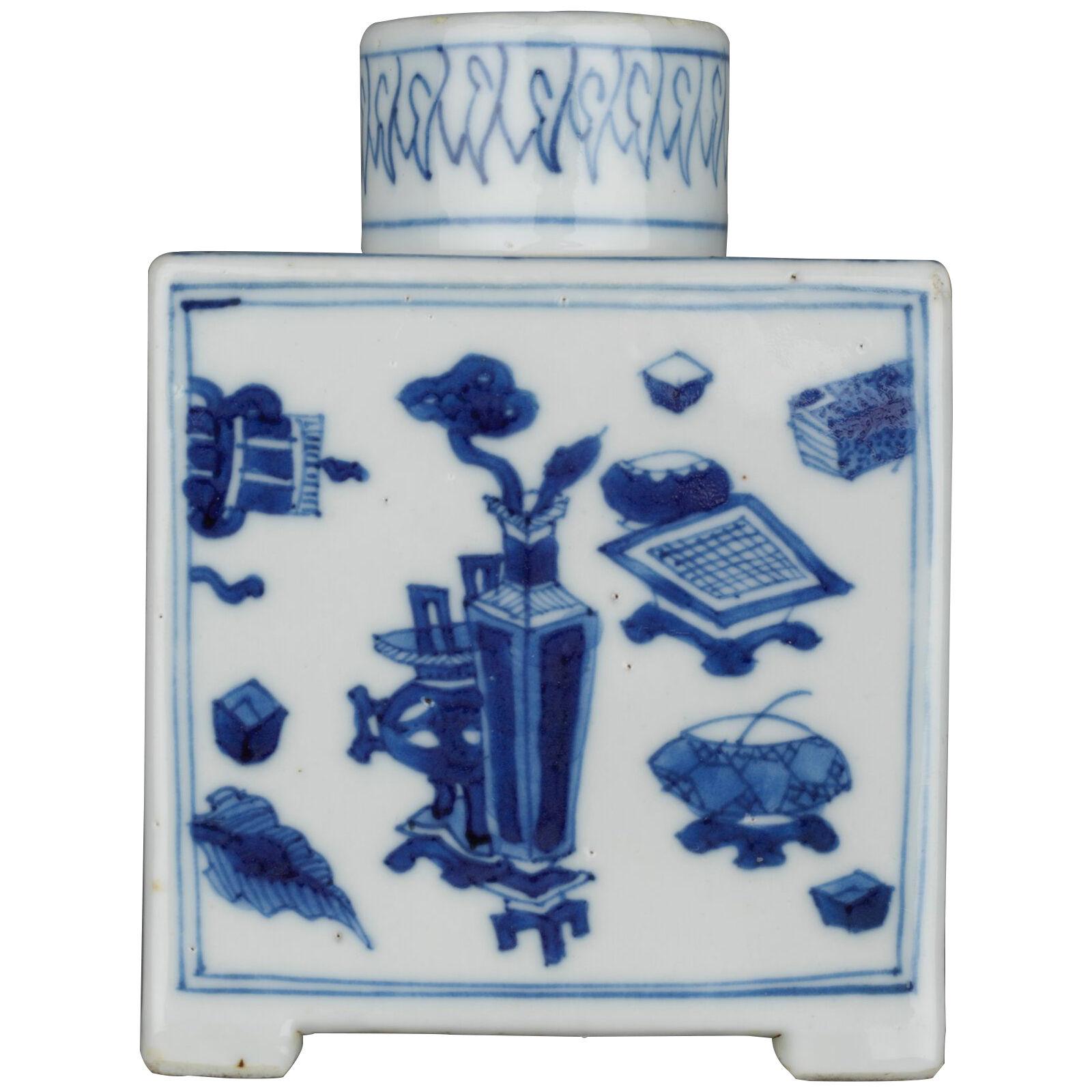 Chinese porcelain blue and white rectangular tea caddy and circular cover 