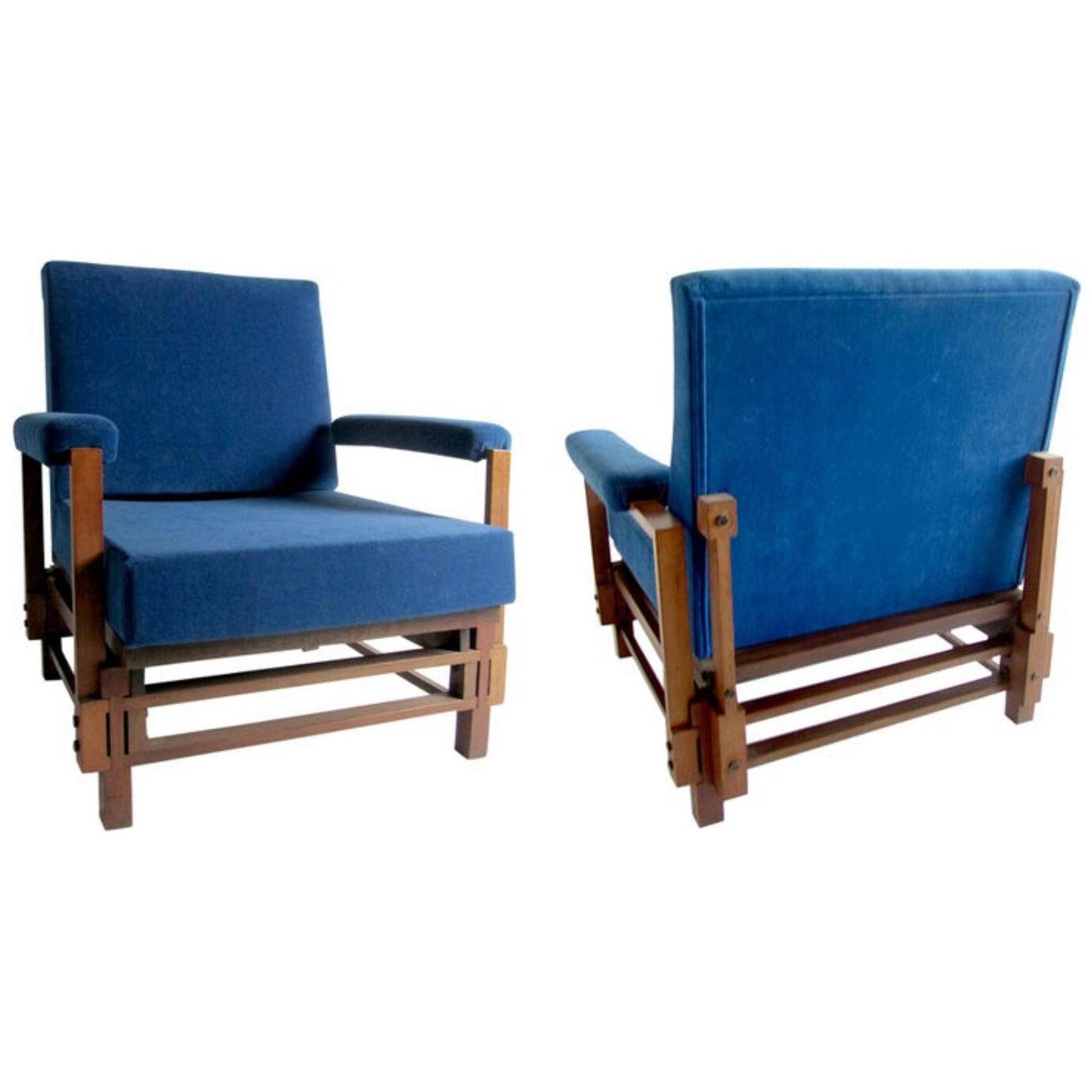 Pair of Italian Modern Walnut Armchairs, ISA, attributed to Gio Ponti
