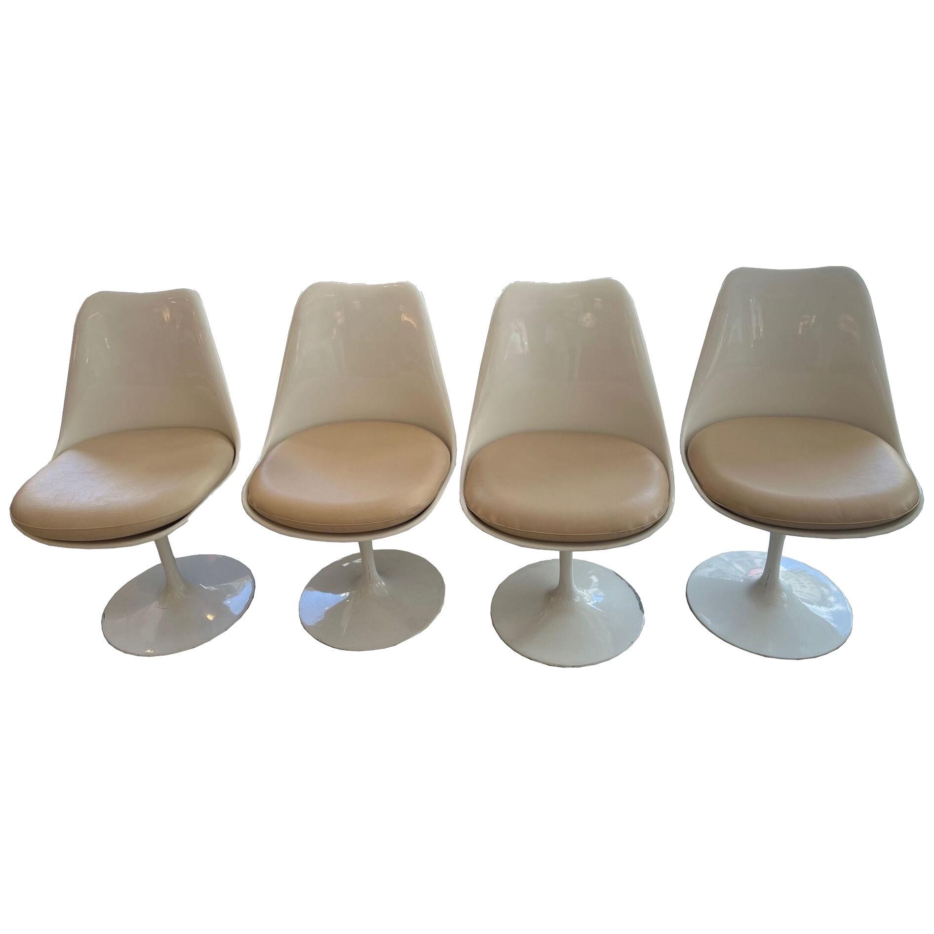 Set of 4 tulip chairs from Eero Saarinen, edited by Knoll